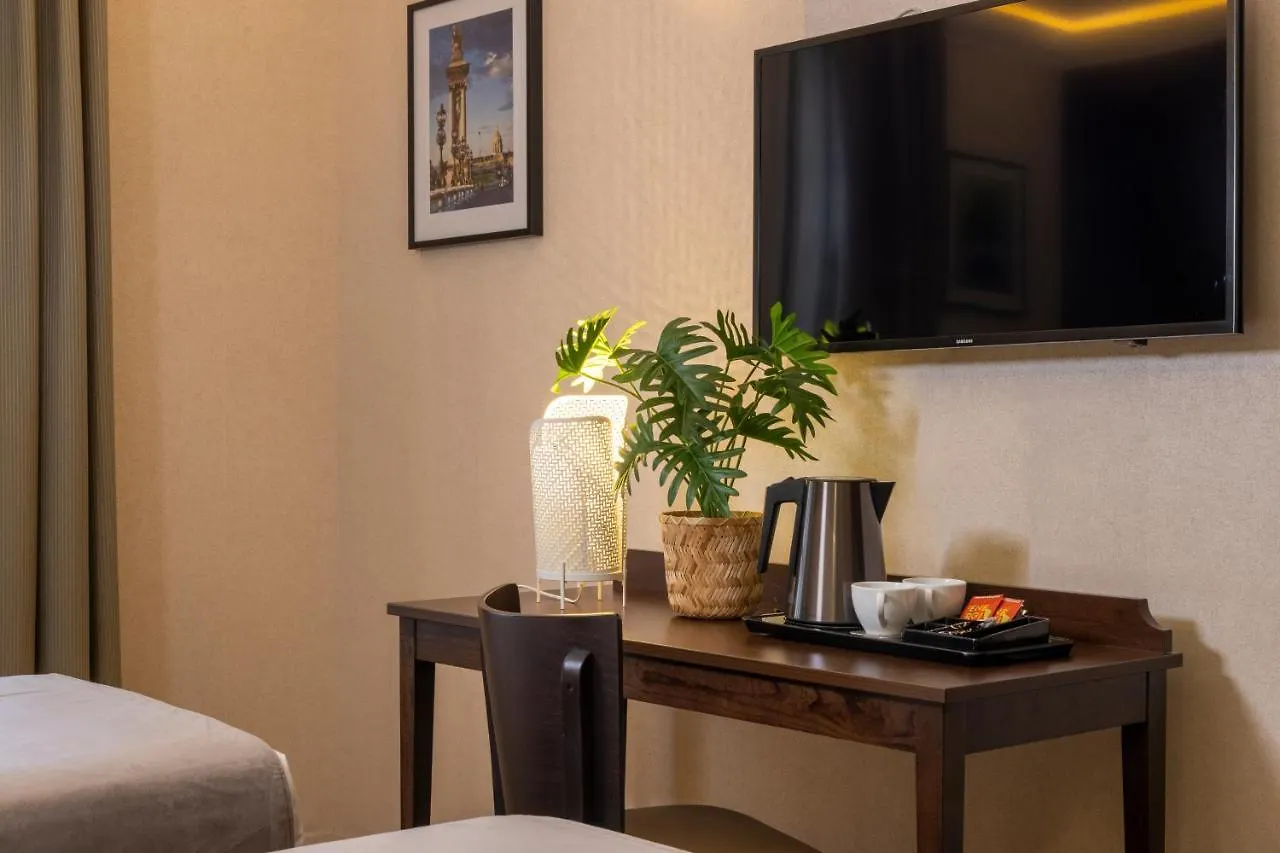 Nord Est Hotel Parijs